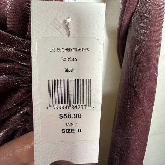 Fashion to Figure FTF Ruched Bodycon Velvet Dress Women’s Sz 0 Pink Formal Party - Picture 3 of 9